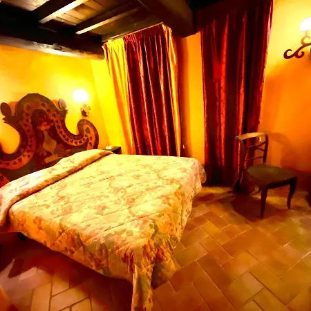 Il Borgo Di Firenzuola Con Camino