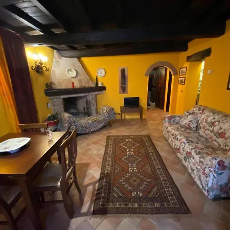 דירה Il Borgo Di Firenzuola Con Camino אקוואספרטה