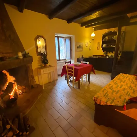 アパート Il Borgo Di Firenzuola Con Camino