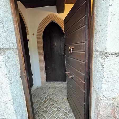 Il Borgo Di Firenzuola Con Camino