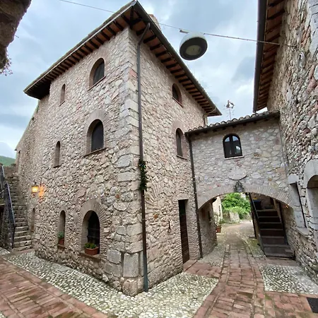 Il Borgo Di Firenzuola Con Camino アパート *