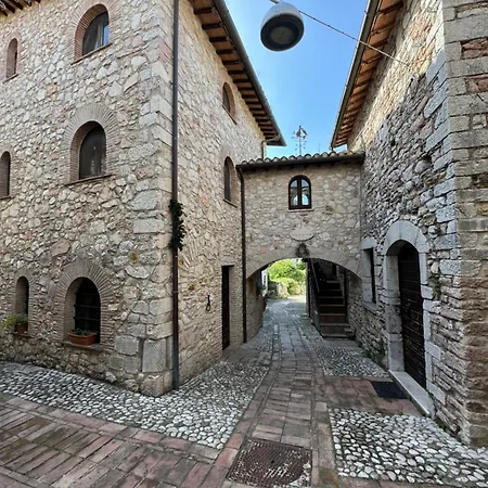 Il Borgo Di Firenzuola Con Camino