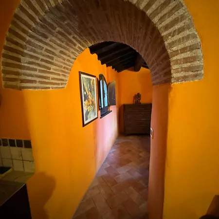 Il Borgo Di Firenzuola Con Camino